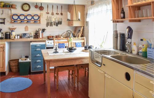 Kuhinja oz. manjša kuhinja v nastanitvi Amazing Home In Fonnes With Wifi