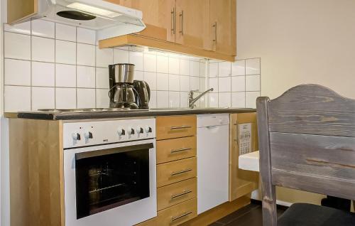 Η κουζίνα ή μικρή κουζίνα στο Nice Apartment In Hemsedal With 2 Bedrooms, Sauna And Wifi