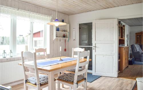 Φωτογραφία από το άλμπουμ του 3 Bedroom Stunning Home In Fågelfors σε Fågelfors