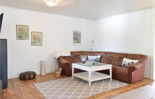 Setusvæði á 3 Bedroom Awesome Home In Oskarshamn