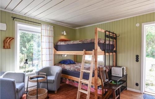 Krevet ili kreveti na sprat u jedinici u okviru objekta Gorgeous Home In Lur With Kitchen