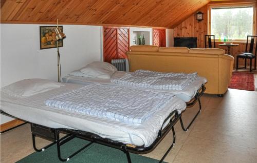 Postel nebo postele na pokoji v ubytování Lovely Apartment In Saxn With Lake View