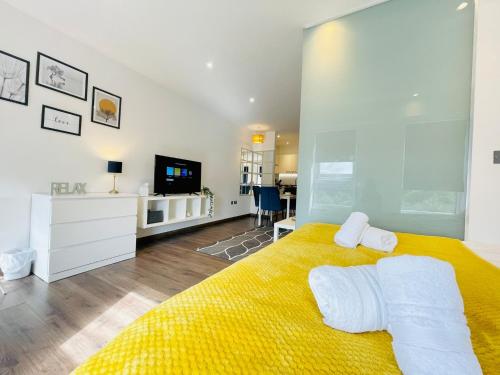 Imagen de la galería de Park Street Apartment Luton by Hostaguest, en Luton