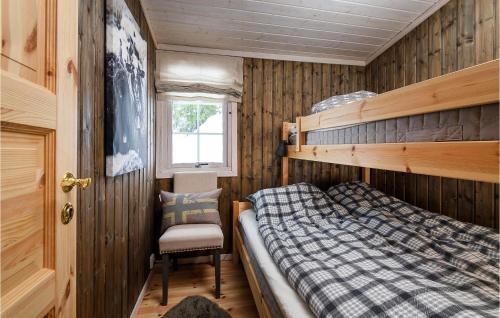 Двухъярусная кровать или двухъярусные кровати в номере 4 Bedroom Gorgeous Home In Sjusjen