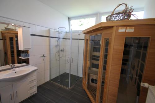 Koupelna v ubytování 5091 - 4 Schlafzimmer