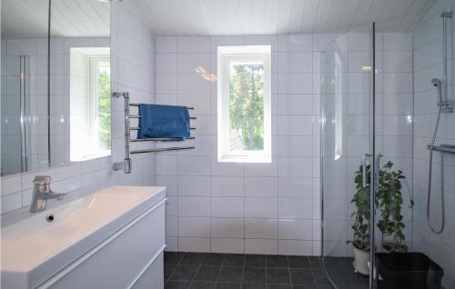 Koupelna v ubytování 3 Bedroom Gorgeous Home In Munka Ljungby