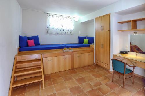 Η κουζίνα ή μικρή κουζίνα στο Beachfront villa Aqua Marine with private pool,ping-pong & BBQ