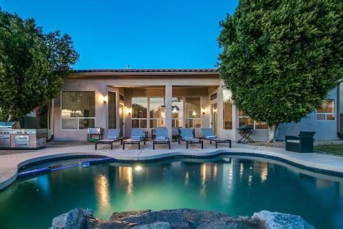 Amazing 4 bedroom retreat with heated pool – Photos 5