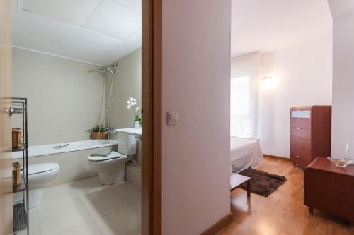 Kúpeľňa v ubytovaní Lets Holidays EXCELLENT APARTMENT NEXT BEACH 7