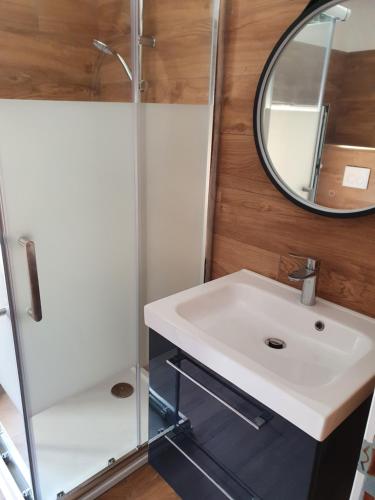 Ένα μπάνιο στο English Club in Corsica B&B