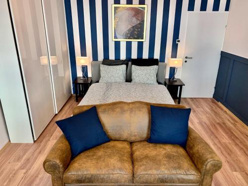 Adele Blue Danube (10 min to Center)