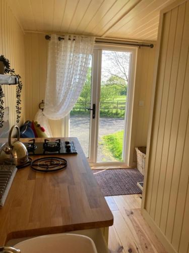 Fotografie z fotogalerie ubytování Neddys Rest Luxury Horsebox Stay v destinaci Battle