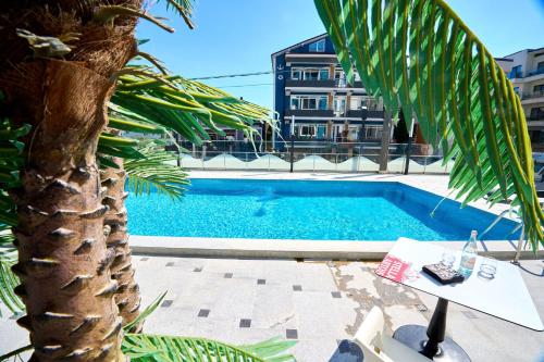 Filip's Apartment in Nord10 - pool & parking