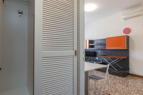 Bordighera studio - vicino IULM / NABA - WiFi A.C.