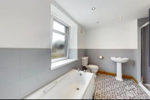 Ванна кімната в Lake District Stay - Dalton Room