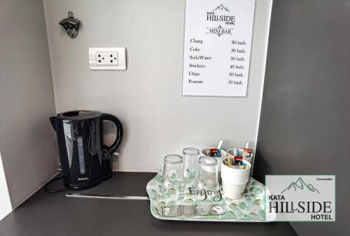 Tetera y cafetera en Kata Hillside Hotel