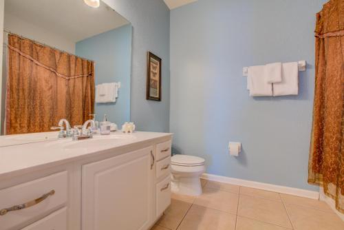 Gorgeous 1st-Floor, End Unit Condo w LAKEVIEW photo 22