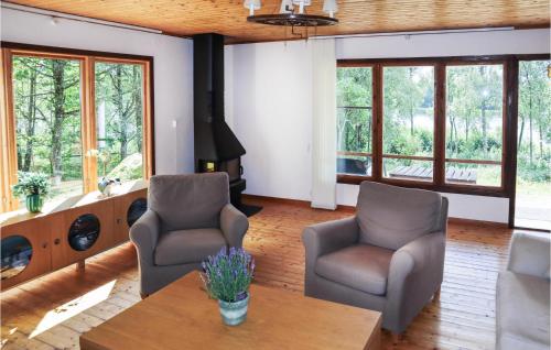 Posezení v ubytování 3 Bedroom Beautiful Home In Svenljunga