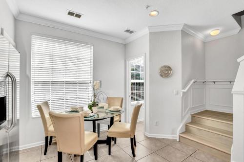 NEWLY RENOVATED Townhome, Near Universal & I-Drive photo 11