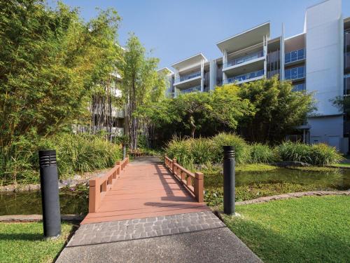 Κήπος έξω από το Oaks Brisbane Mews Suites