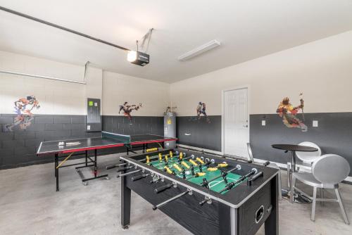 Large Villa wPrivate Pool Game Room Waterpark photo 9