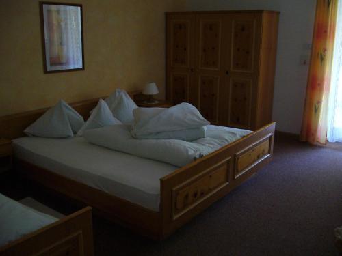 Postel nebo postele na pokoji v ubytování Hotel Gasthof WASTL