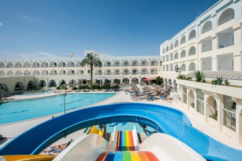 Bazén v ubytování El Mehdi Beach Resort ex Primasol El Mehdi nebo v jeho okolí