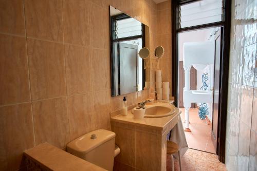 Koupelna v ubytování Canarian Rural 4BR Home - Terrace - Views - BBQ