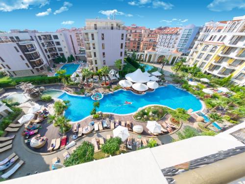 Бассейн в Harmony Suites - Monte Carlo или поблизости