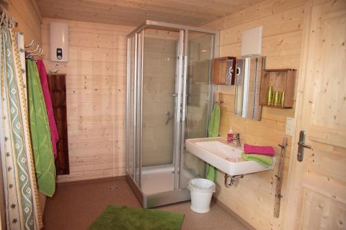 Et badeværelse på Ferienhaus Eckstoa