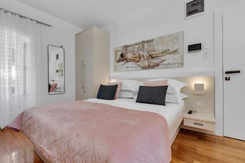 Gallery image of Luxury City Center Apartments in Makarska
