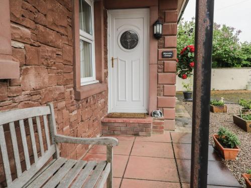 Shoreside Cottage – Photos 2