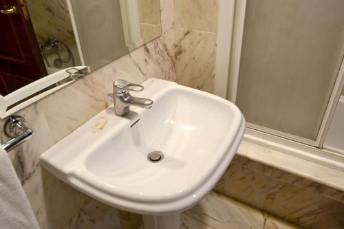 Ένα μπάνιο στο Hotel Alda El Suizo