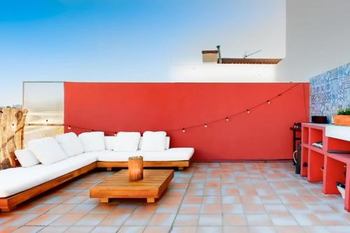 Magnificent roof terrace in the center of Marseille with sea view