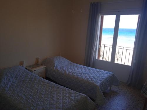 Apartment on the beach near airport