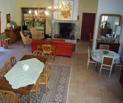 Ruang duduk di La Bastide du Roy