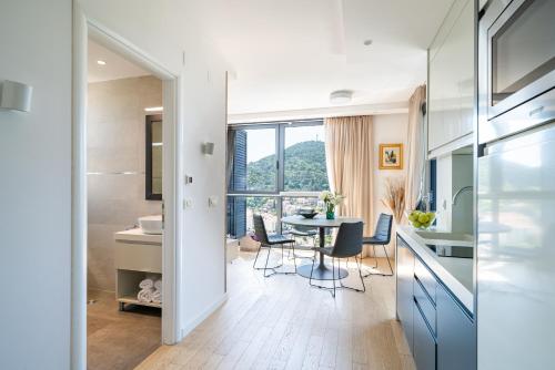 Crown Apartments - Emerald 1 BD