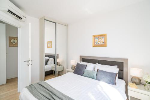 Crown Apartments - Emerald 1 BD