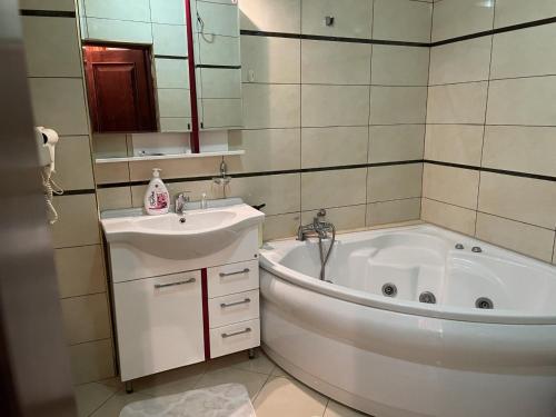 Ένα μπάνιο στο Apartments Kalaja