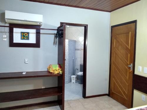 Bilik mandi di Hotel Pousada Porto do Colibri