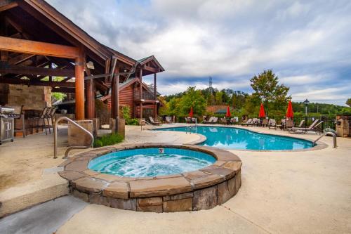 Higher Ground Condo with Mountain and Golf View – Photos 2