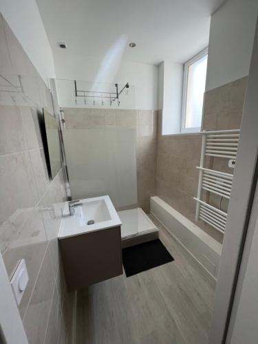 Kúpeľňa v ubytovaní Lourdes : Superbe T2 42m2