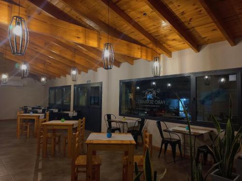 Un restaurant sau alt loc unde se poate mânca la Posada Faro Serrano