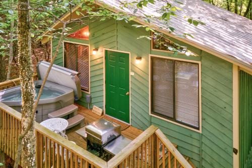 Κήπος έξω από το Azalea Pine Bungalow
