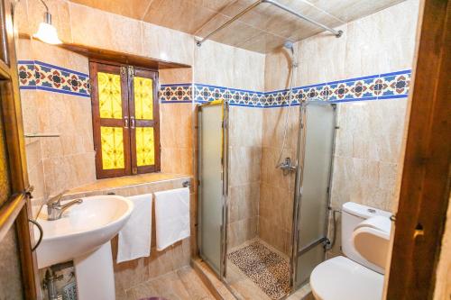 Ένα μπάνιο στο Riad Dar Barae
