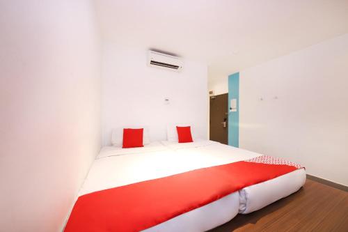 Postel nebo postele na pokoji v ubytování Hotel O Link Inn