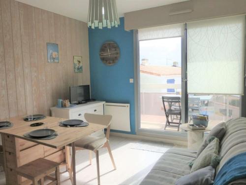 Appartement avec balcon, accès direct à la plage, garage privatif - FR-1-224-788