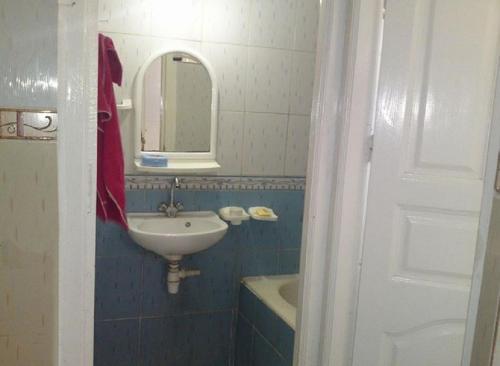 Ένα μπάνιο στο 2km from the beach in Dar Allouche, Klibia, Nabeul