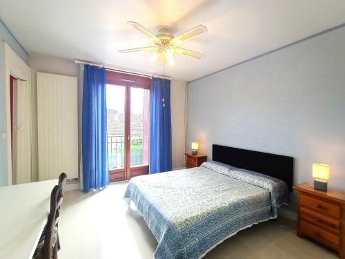 Posteľ alebo postele v izbe v ubytovaní Spacieux T3 à Aix-les-Bains entre Ville et Lac avec Balcon et Wi-Fi ! - FR-1-555-62