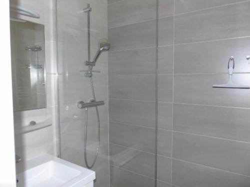 a bathroom with a shower and a sink at Charmant 2P + Coin Nuit, 300m des Commerces et Ski, 6 Pers, Draps Inclus - FR-1-561-93 in Valfréjus